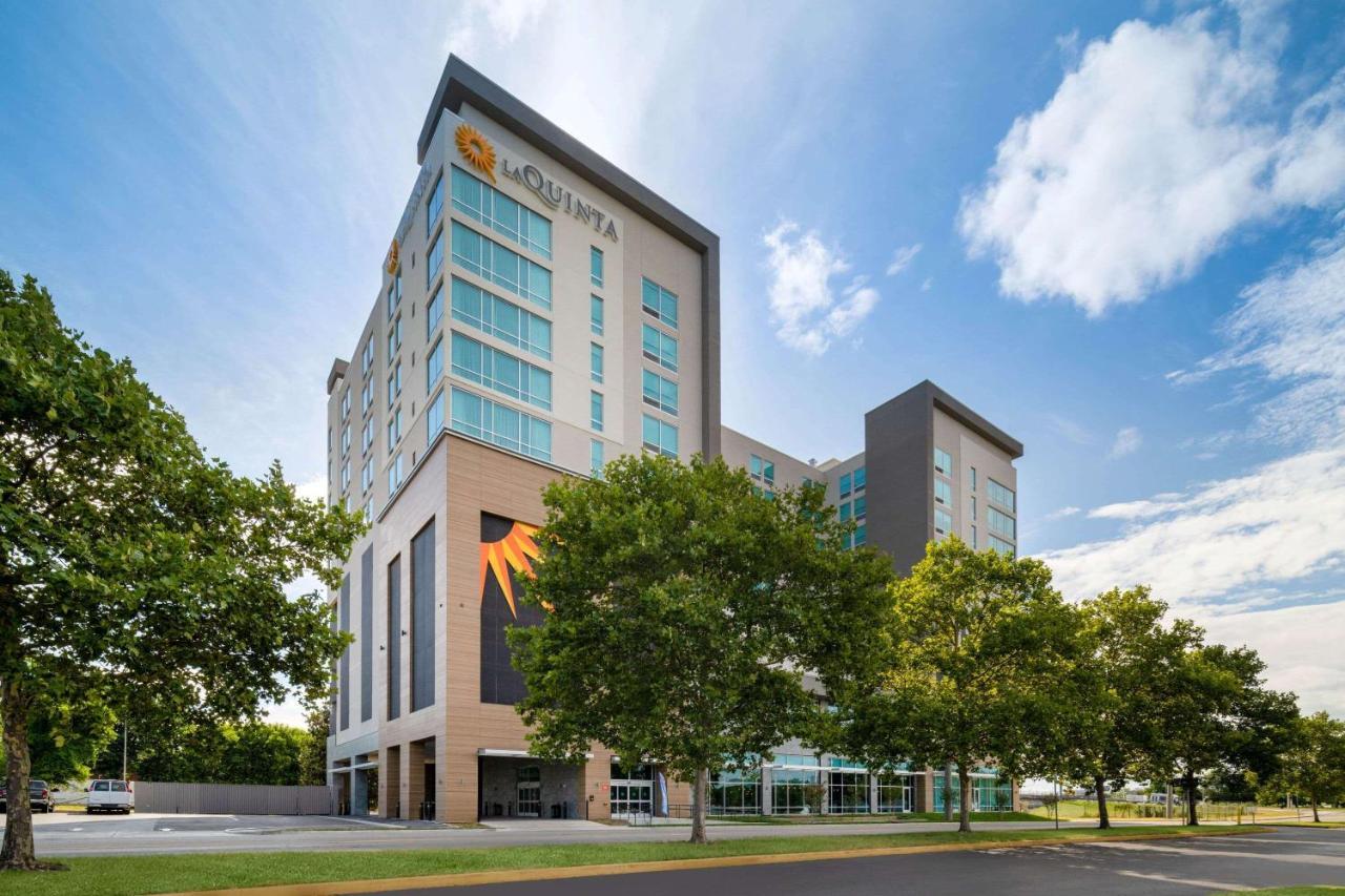 La Quinta Inn & Suites By Wyndham Nashville Downtown Stadium Buitenkant foto